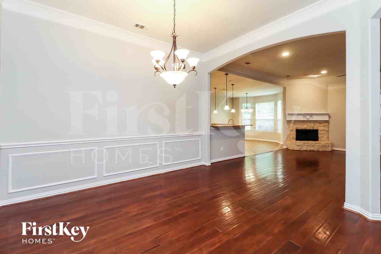 5228 Estrella Ln - Photo 5 of 15