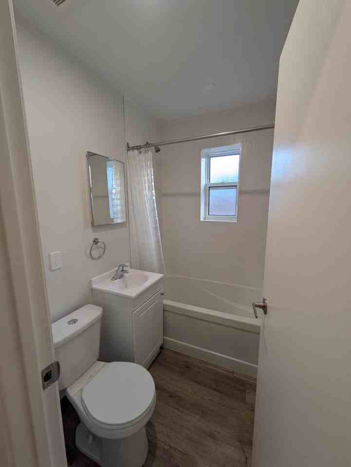 145 Woodward Ave - Photo 5 of 8