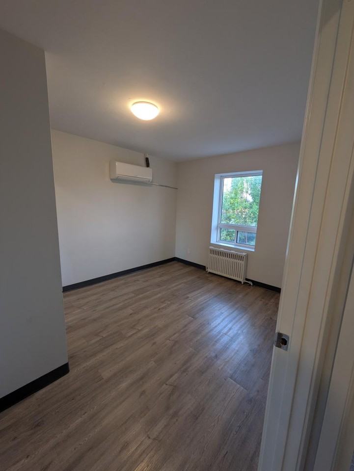 145 Woodward Ave - Photo 7 of 8