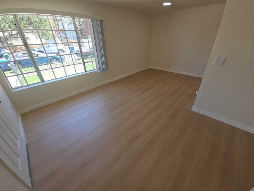 5255 Riverton Ave - Photo 7 of 10