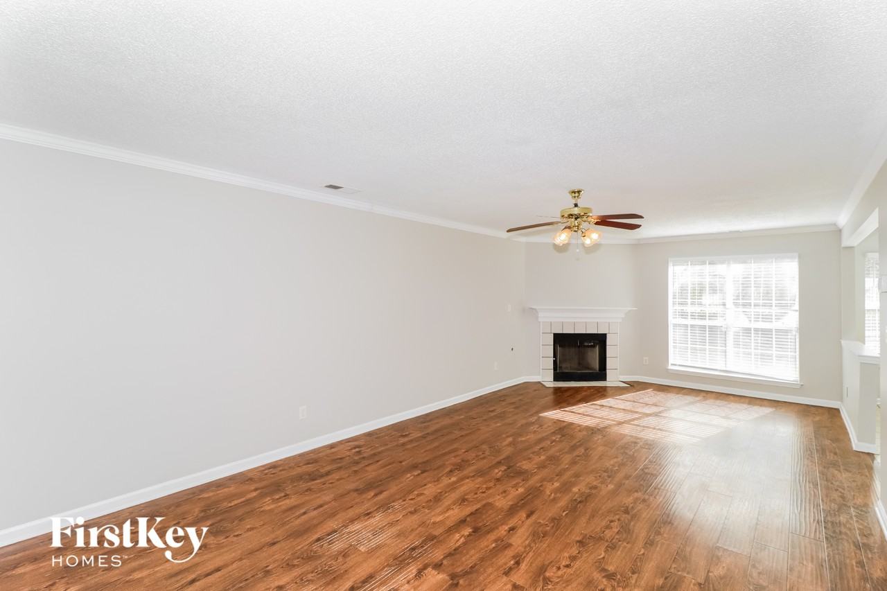 7063 Anisetree Dr - Photo 3 of 15