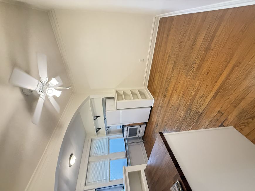 3235 W Dickens Ave - Photo 6 of 10