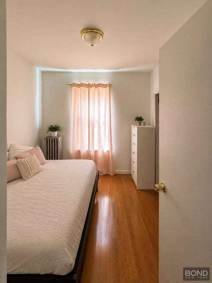 140 E 51st St - Photo 5 of 7