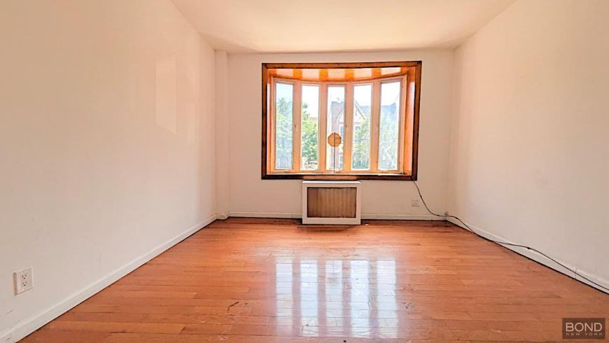 140 E 51st St - Photo 6 of 7