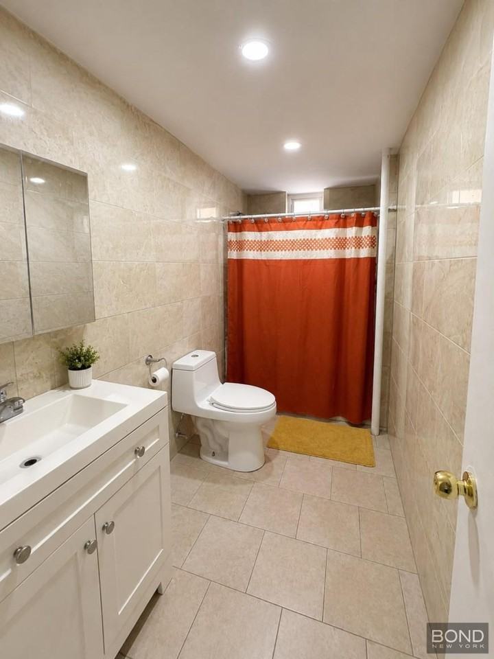 140 E 51st St - Photo 7 of 7