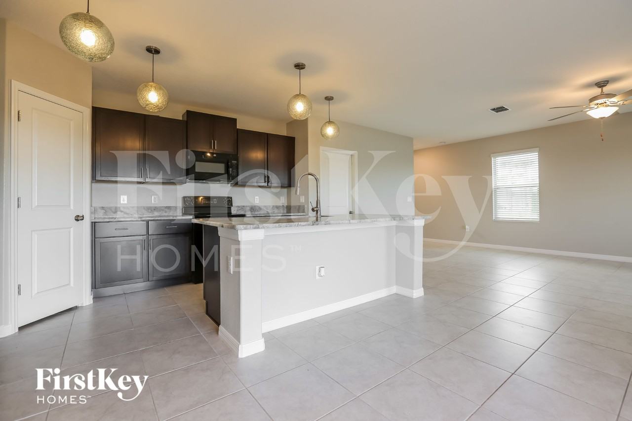 1045 7th Ave Nw - Photo 7 of 16