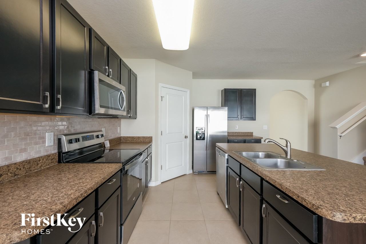 36051 Carriage Pine Ct - Photo 5 of 15