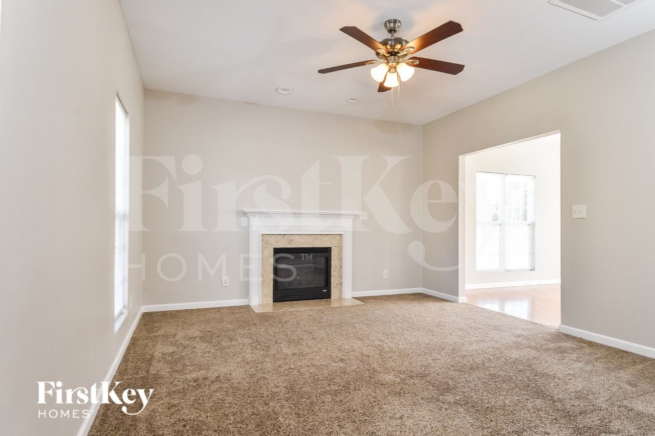 3978 Park Springs Dr - Photo 3 of 15