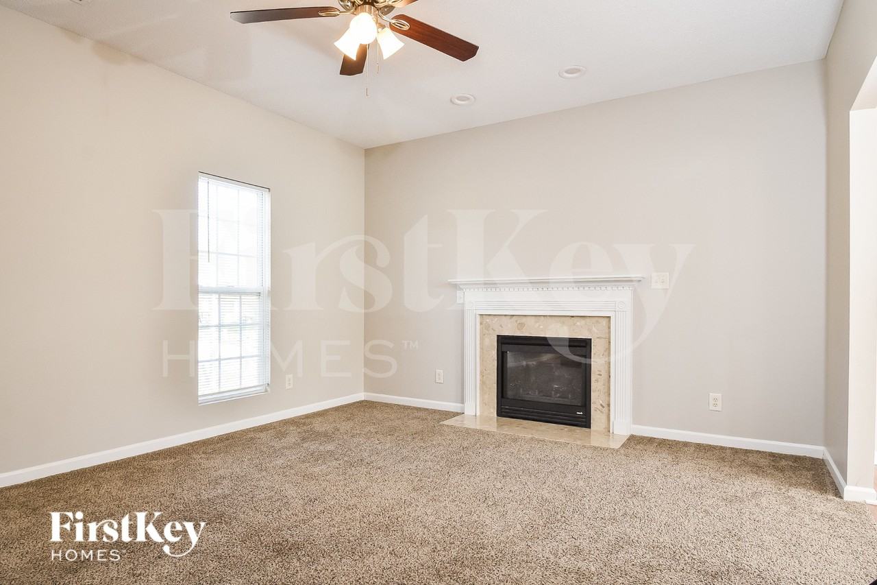 3978 Park Springs Dr - Photo 4 of 15