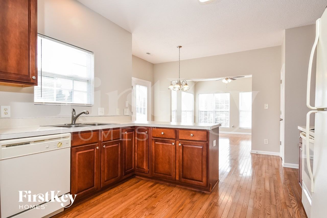 3978 Park Springs Dr - Photo 6 of 15