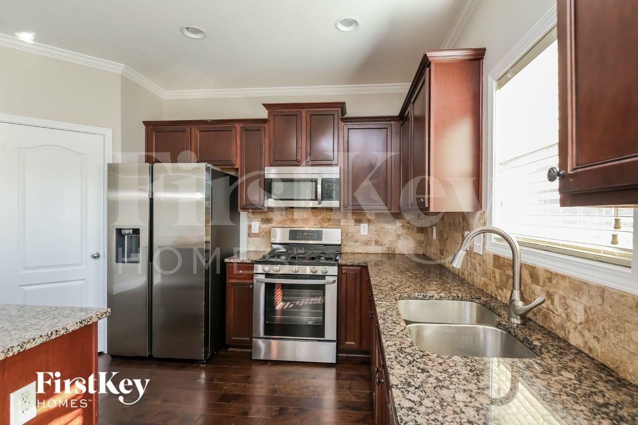 2545 Mossy Rock Pl - Photo 6 of 18