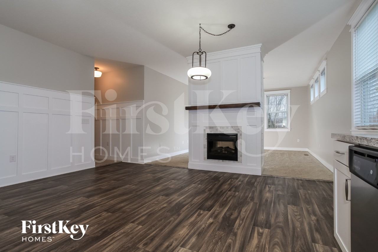 3962 Snowcreek Dr - Photo 3 of 15