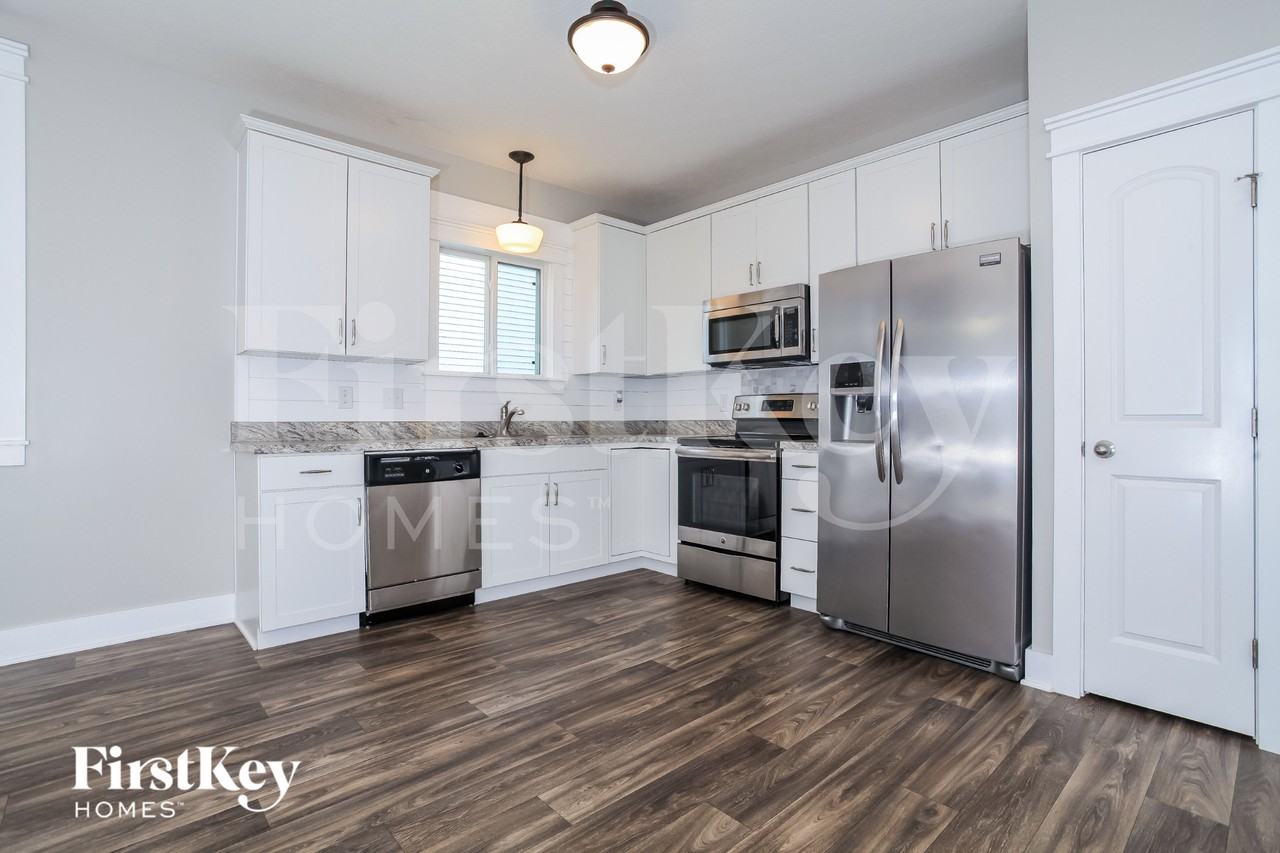 3962 Snowcreek Dr - Photo 5 of 15