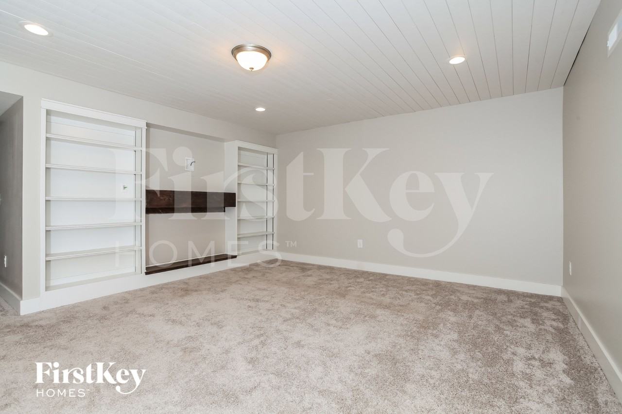3962 Snowcreek Dr - Photo 6 of 15