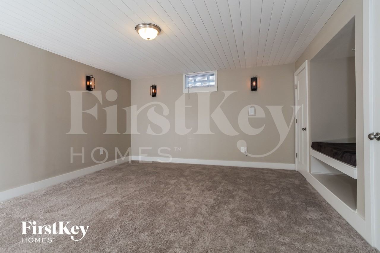 3962 Snowcreek Dr - Photo 7 of 15