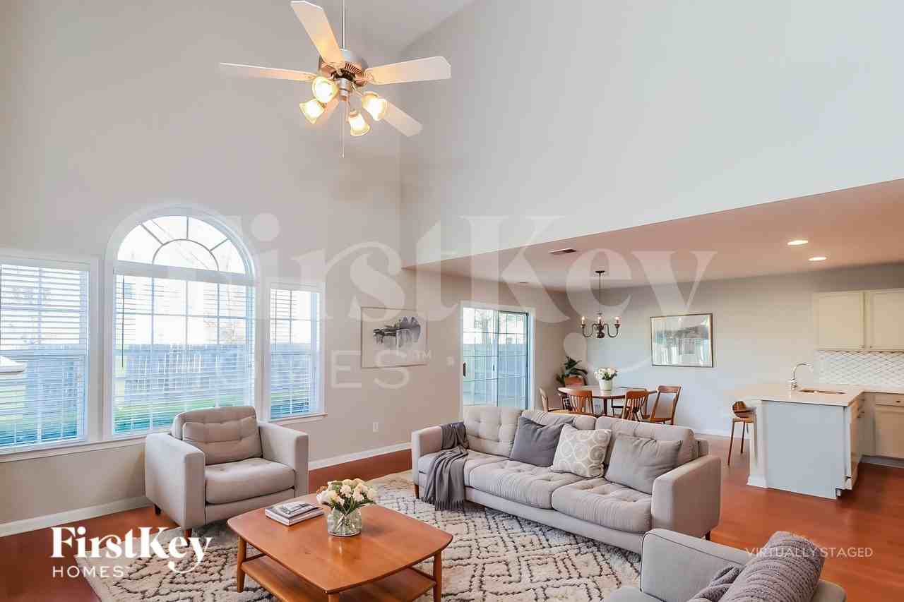 2430 Gatewater Ct - Photo 3 of 18