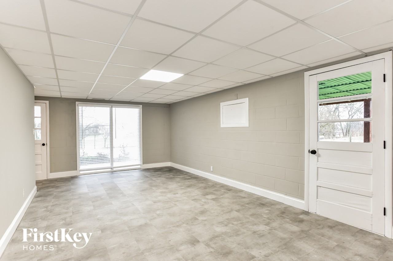 441 Northern Rd - Photo 5 of 15