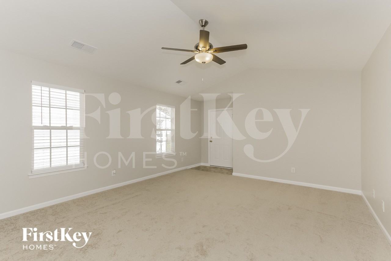 5716 Henderson Oaks Dr - Photo 4 of 18