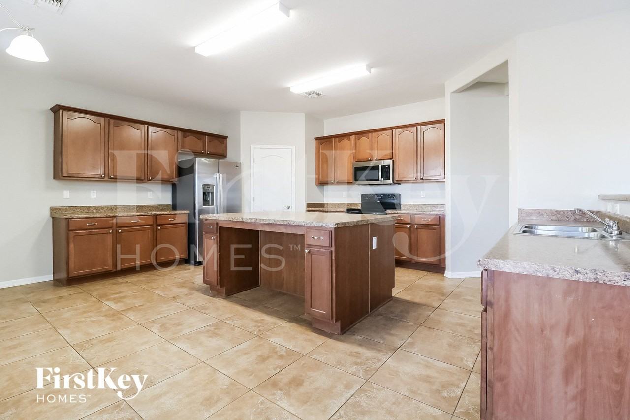 1842 S 222nd Ln - Photo 5 of 15