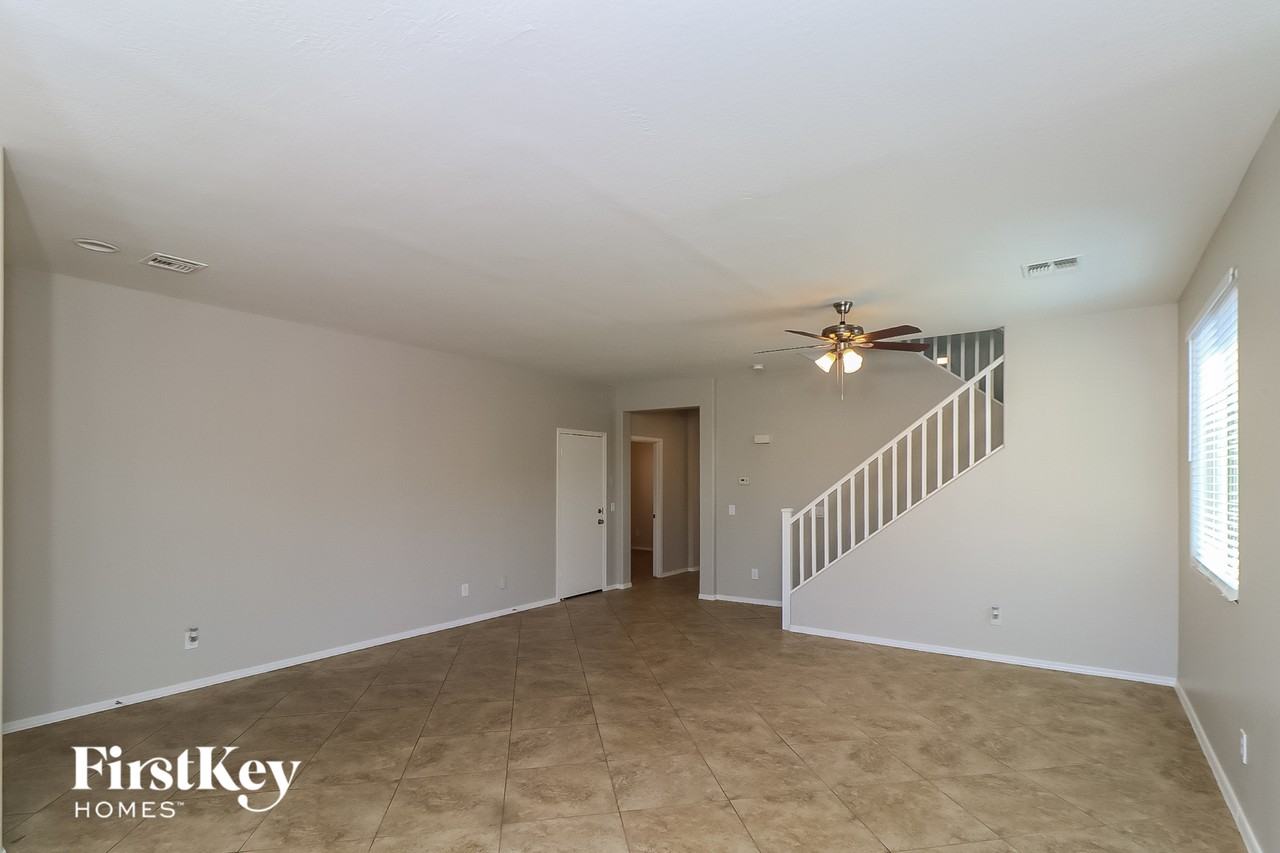 4027 W Valley View Dr - Photo 3 of 15