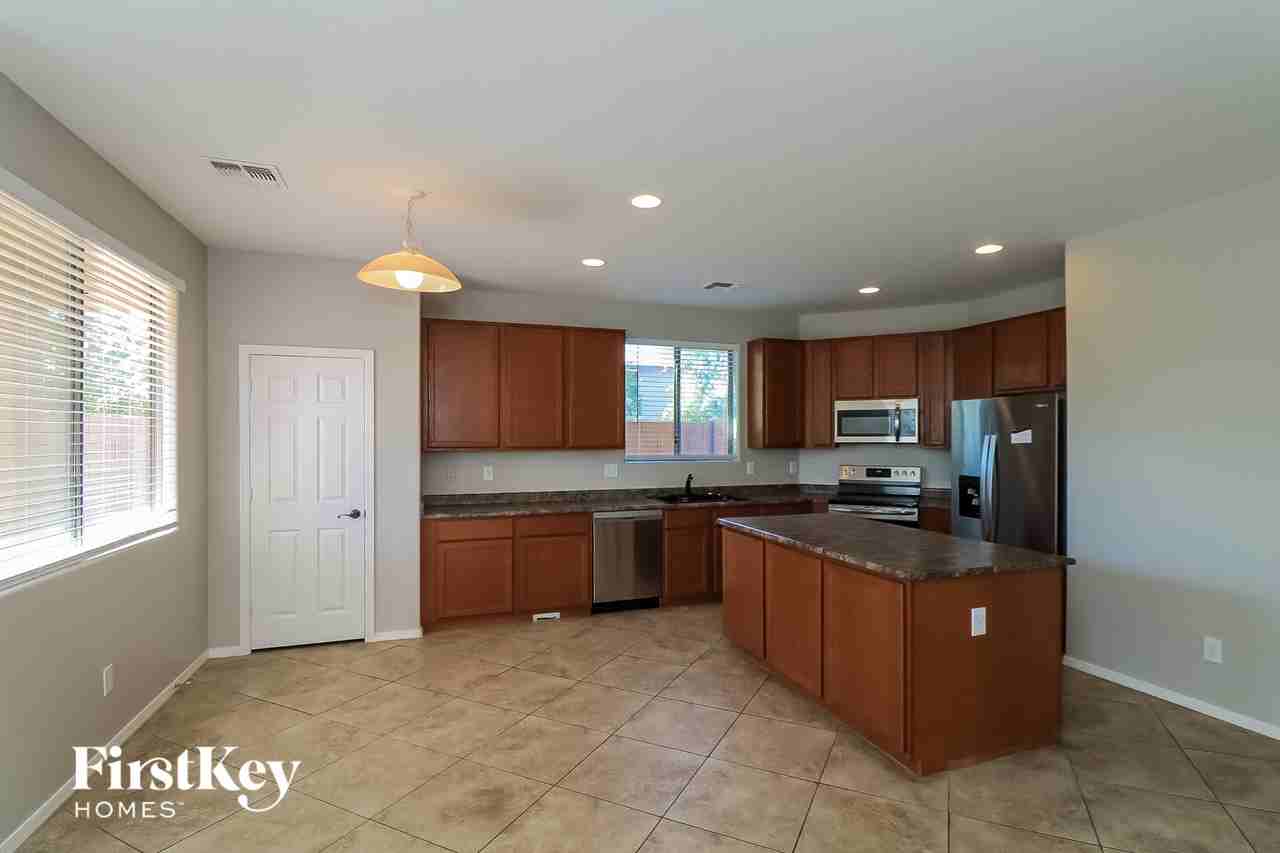 4027 W Valley View Dr - Photo 6 of 15