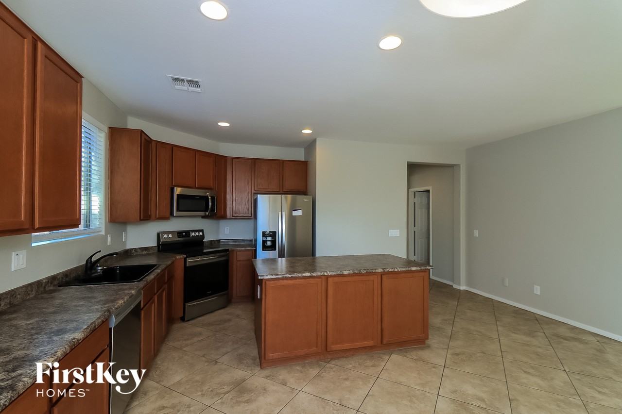 4027 W Valley View Dr - Photo 7 of 15