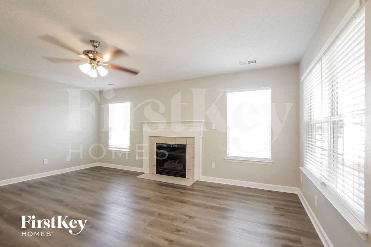2819 Rosemeade Dr - Photo 4 of 18