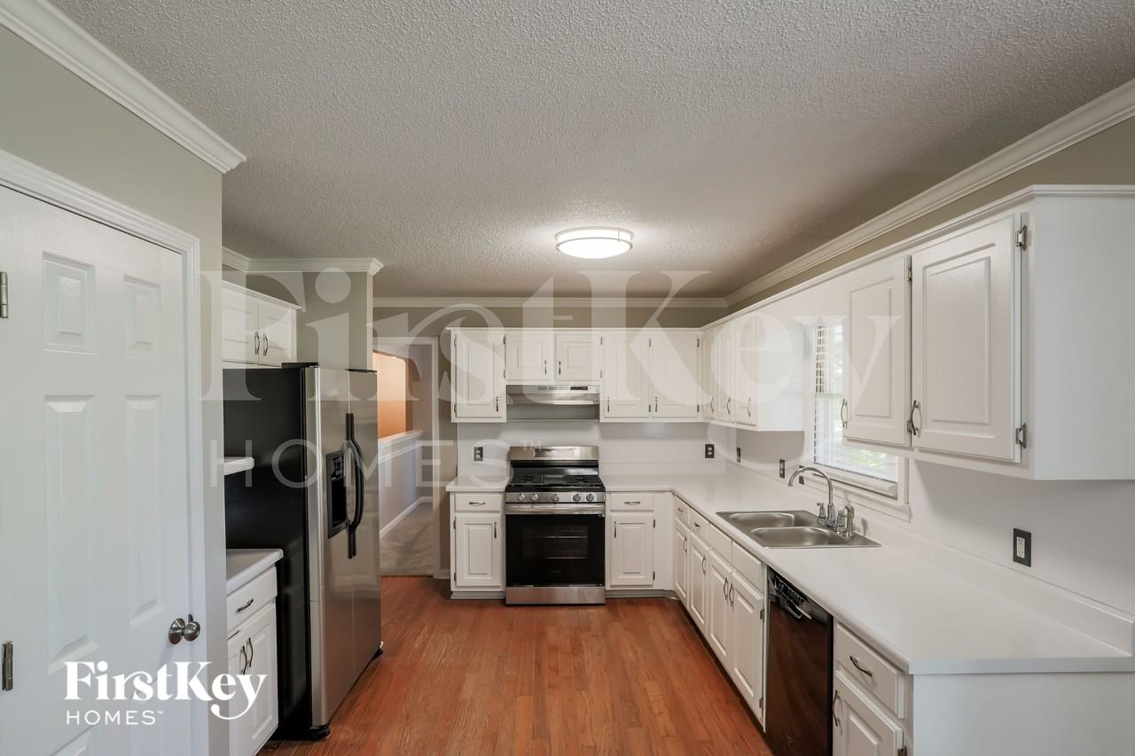 226 David Larsen Dr - Photo 5 of 18