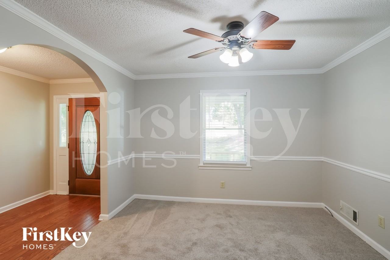 226 David Larsen Dr - Photo 6 of 18