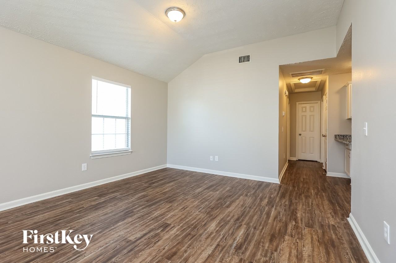 317 Cedar Park Cir - Photo 4 of 15