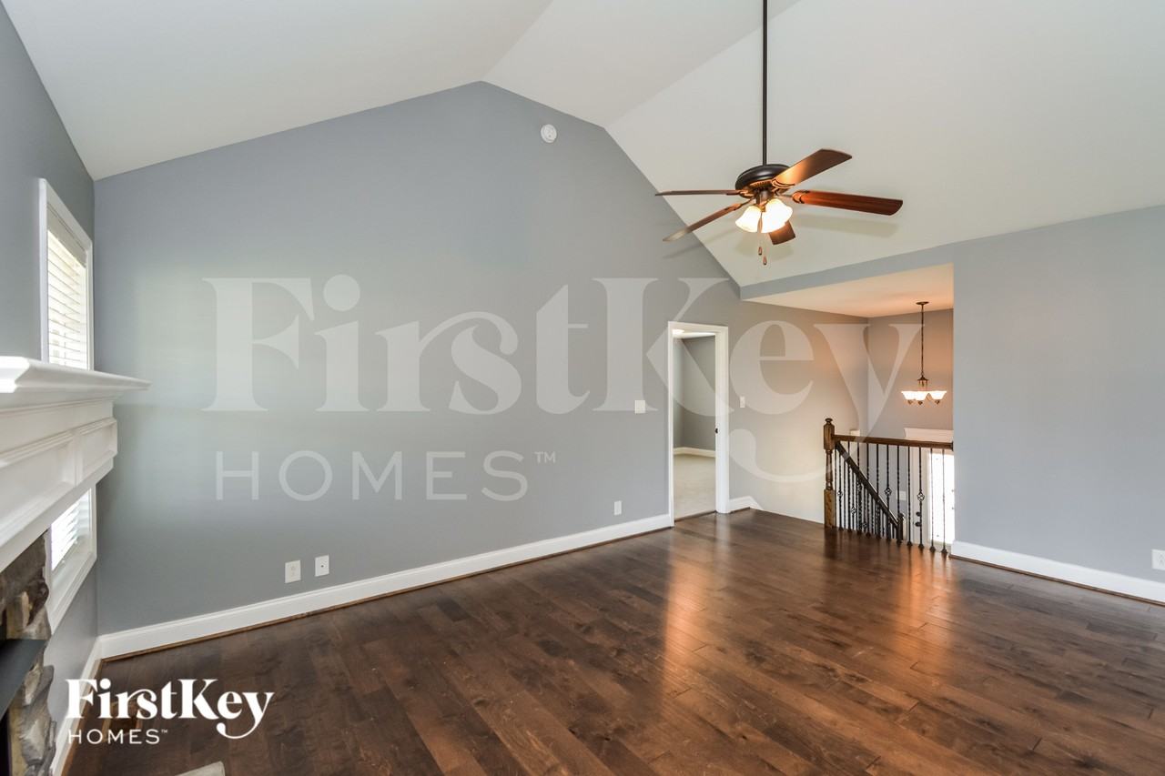 794 Banister Dr - Photo 2 of 16