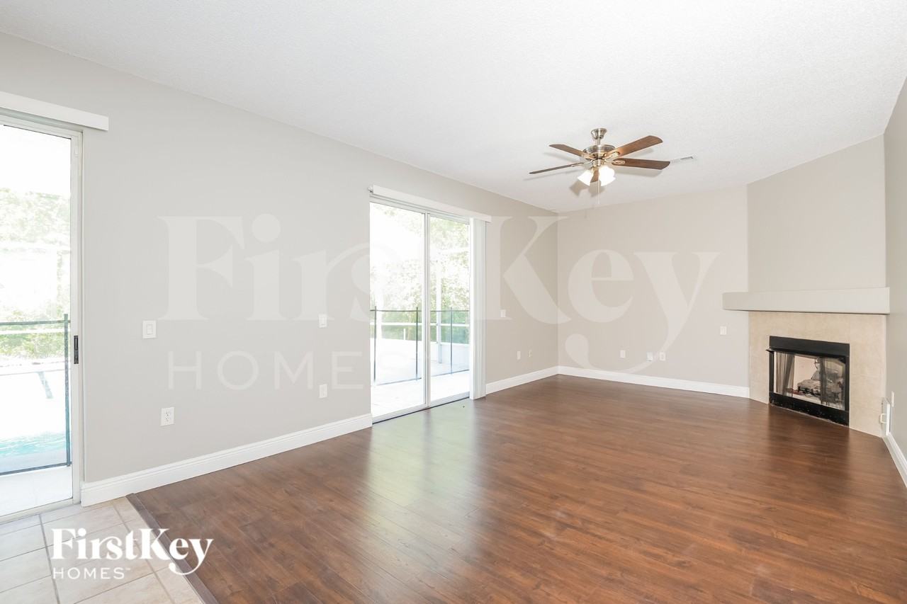 10663 Fairhaven Way - Photo 3 of 16
