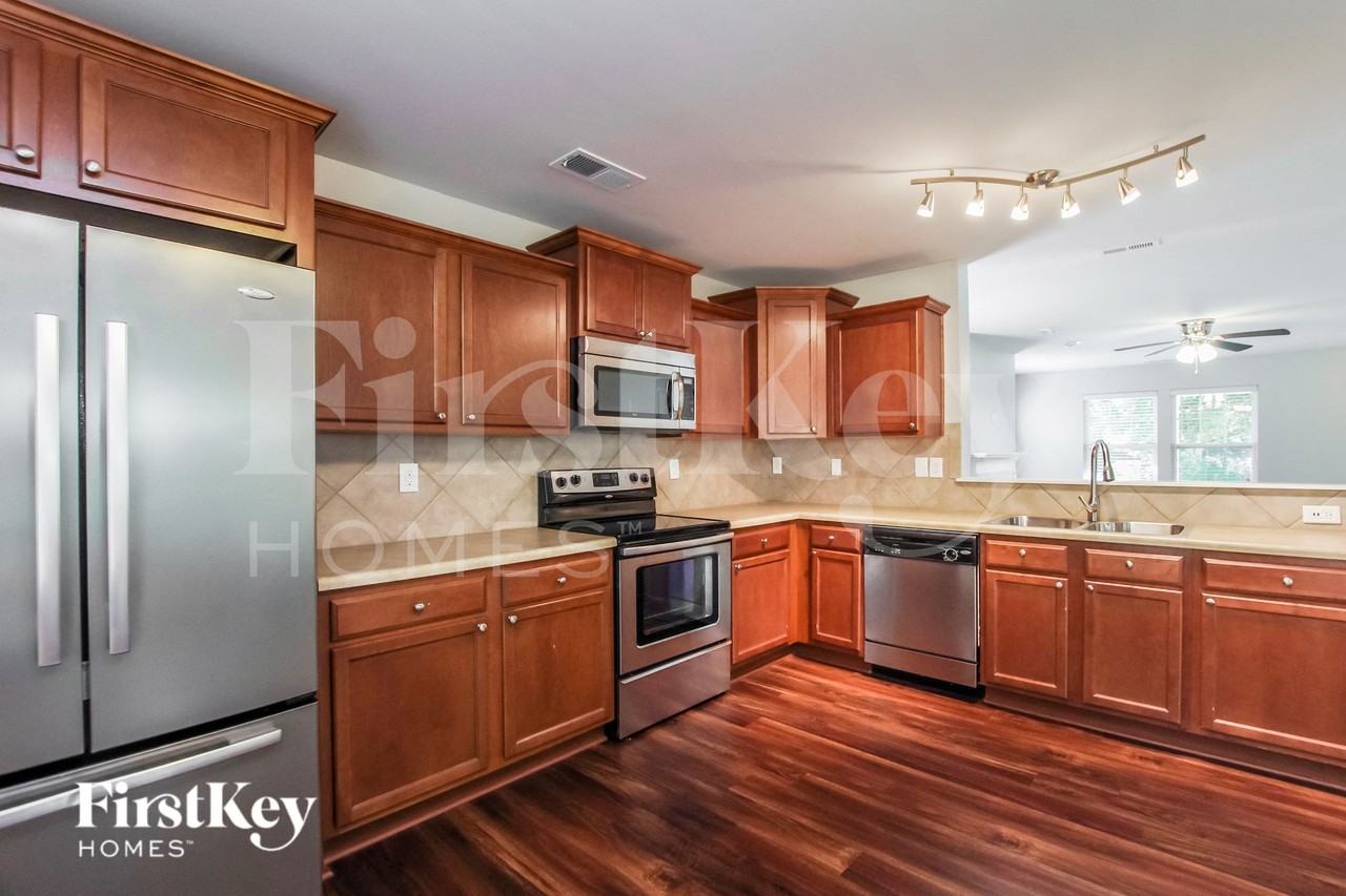 1523 Kellys Landing Dr - Photo 5 of 15