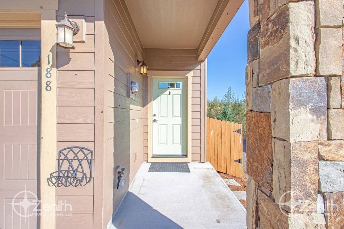188 N 41st Pl - Photo 2 of 10