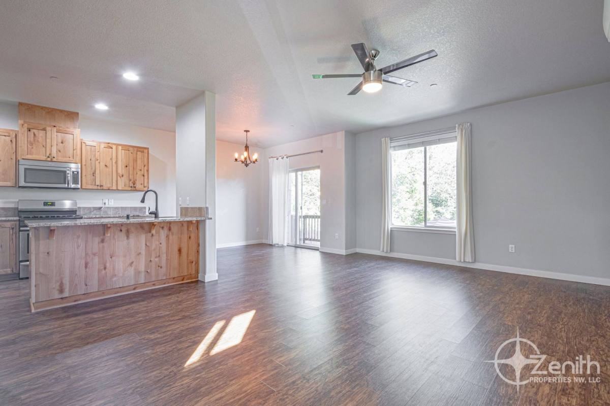 188 N 41st Pl - Photo 3 of 10