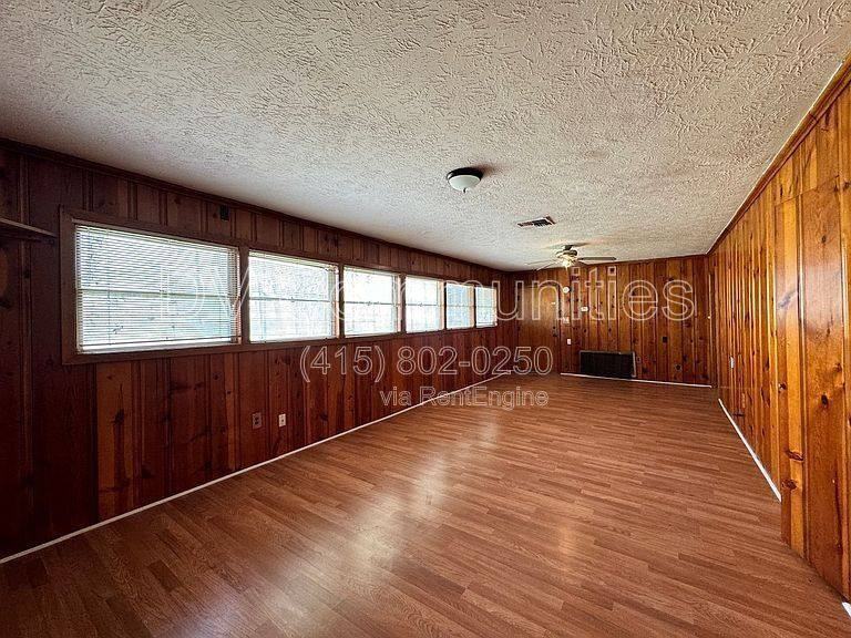817 Westmont Dr - Photo 3 of 10
