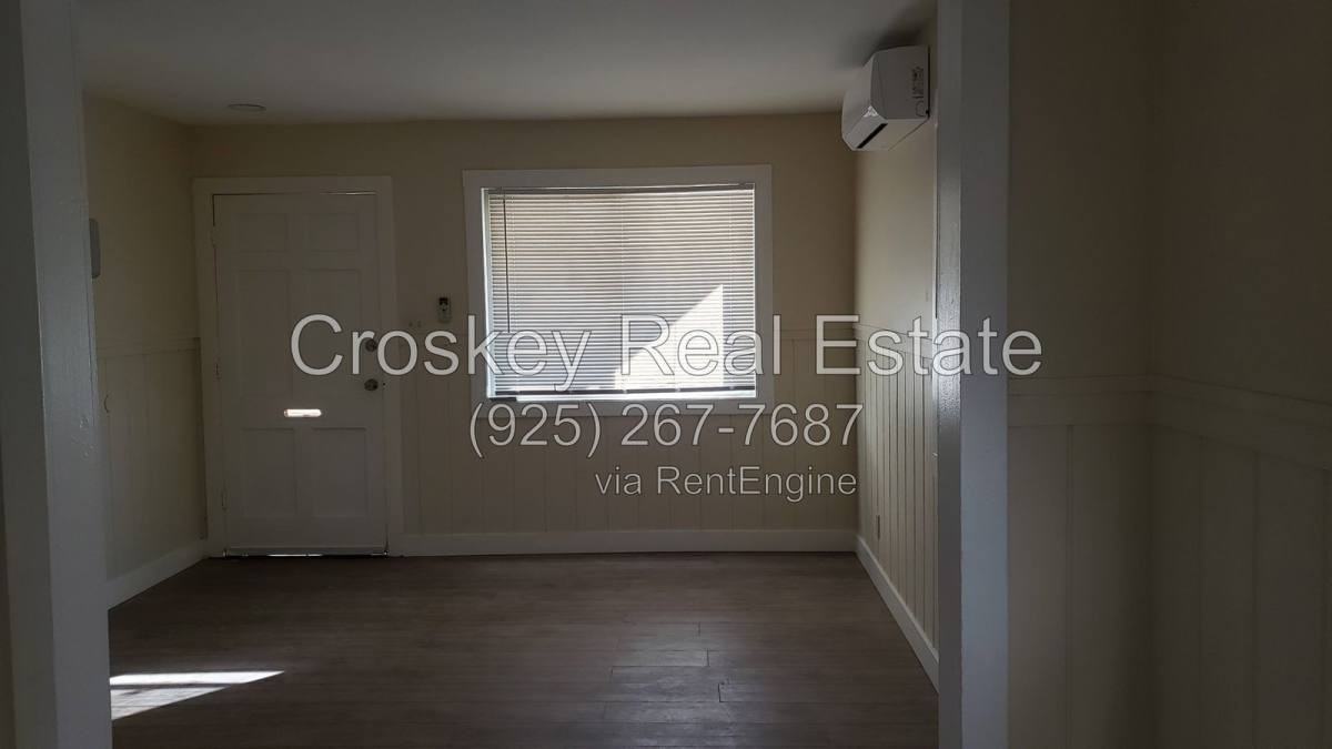 332 W Tregallas Rd - Photo 3 of 8