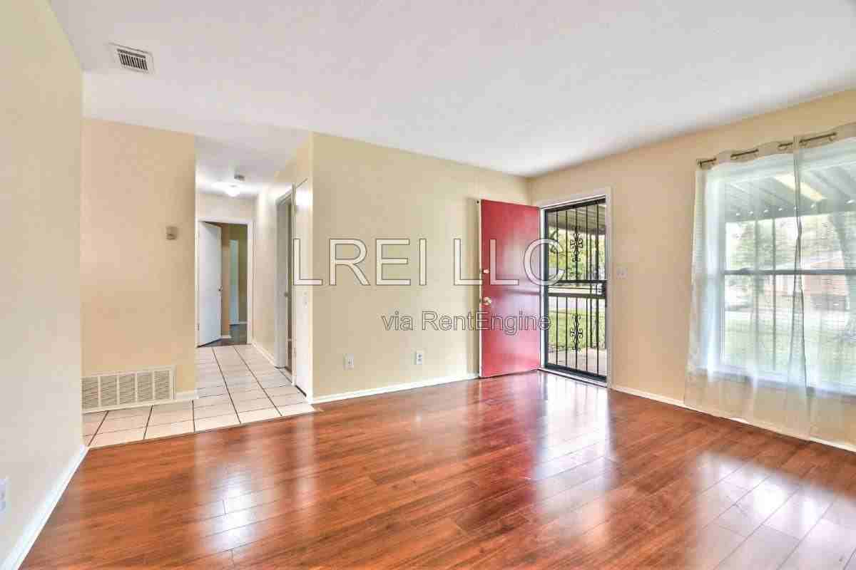 5409 Ailanthus Trl - Photo 2 of 10