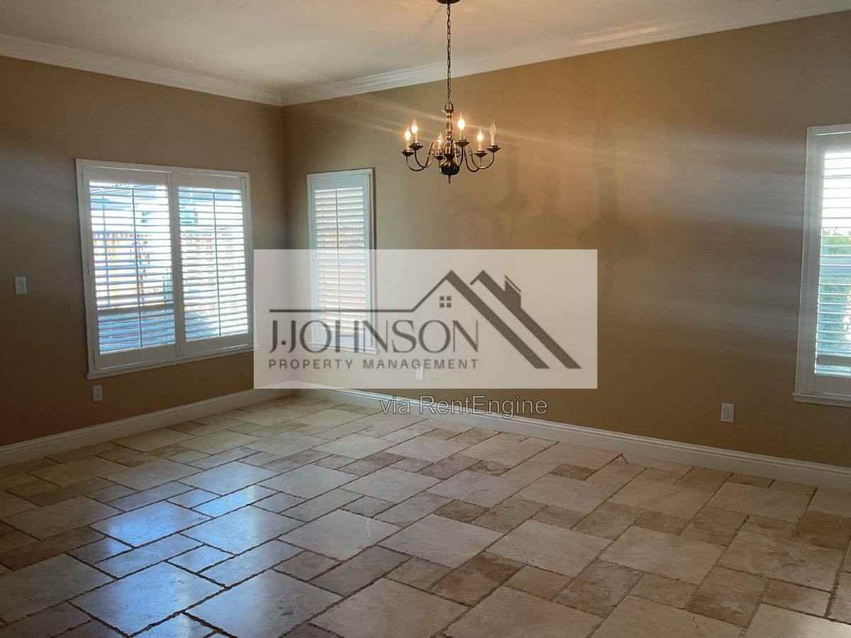 2676 Daisy Ln - Photo 3 of 10
