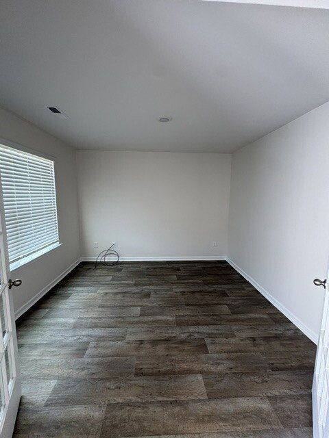 1153 Fowler Dr - Photo 2 of 10