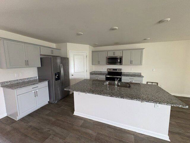 1153 Fowler Dr - Photo 3 of 10