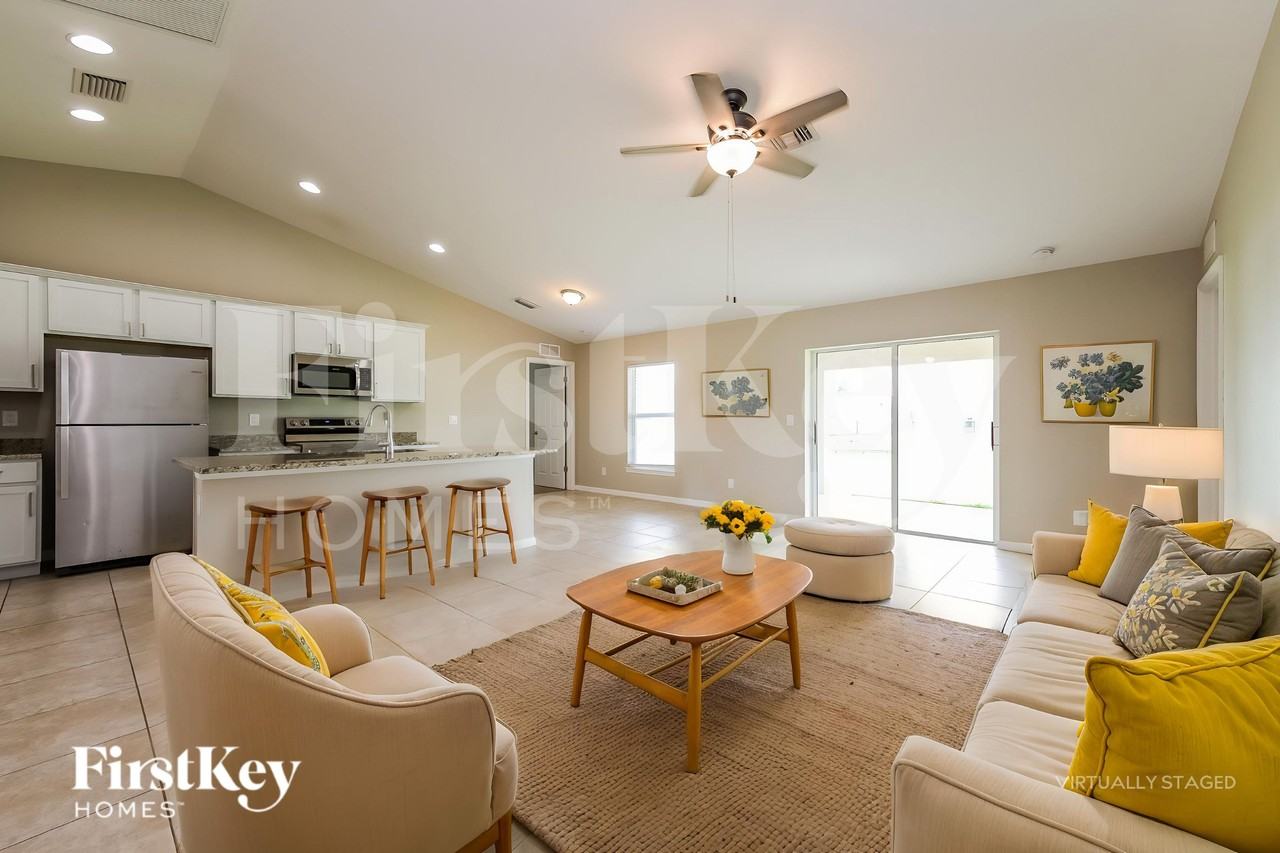2212 Nw 9th St - Photo 4 of 20