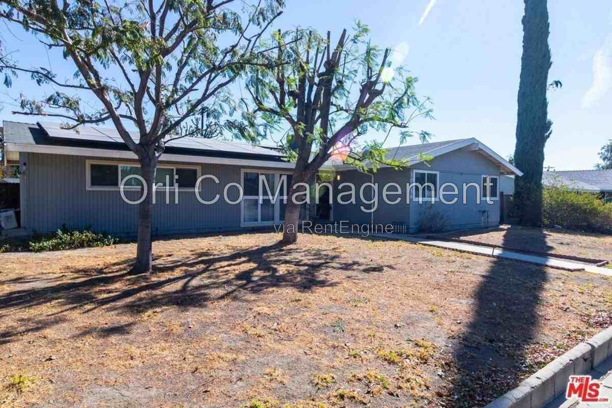 10056 Mason Ave - Photo 2 of 10