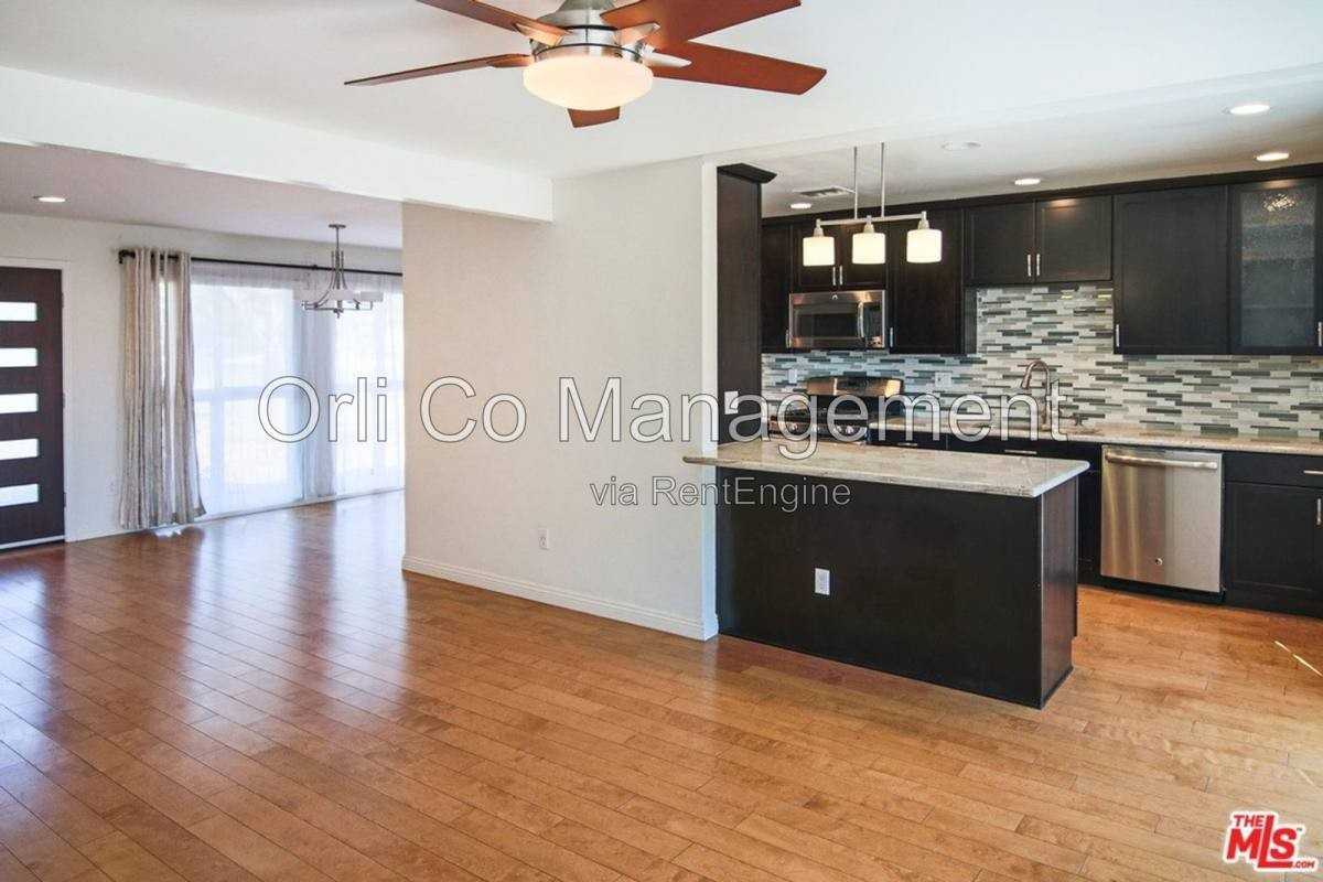 10056 Mason Ave - Photo 3 of 10