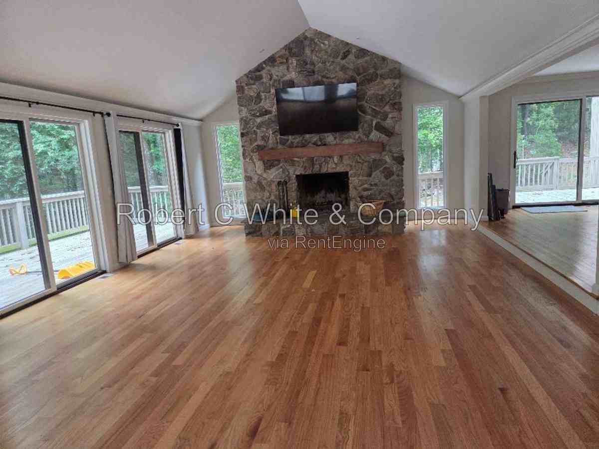 15 Treadwell Ct - Photo 3 of 10