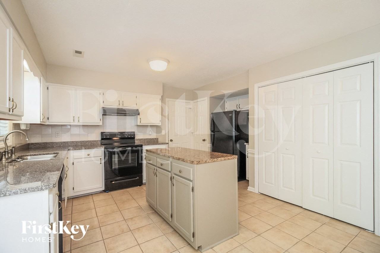3901 Colony Ridge Ct - Photo 6 of 13