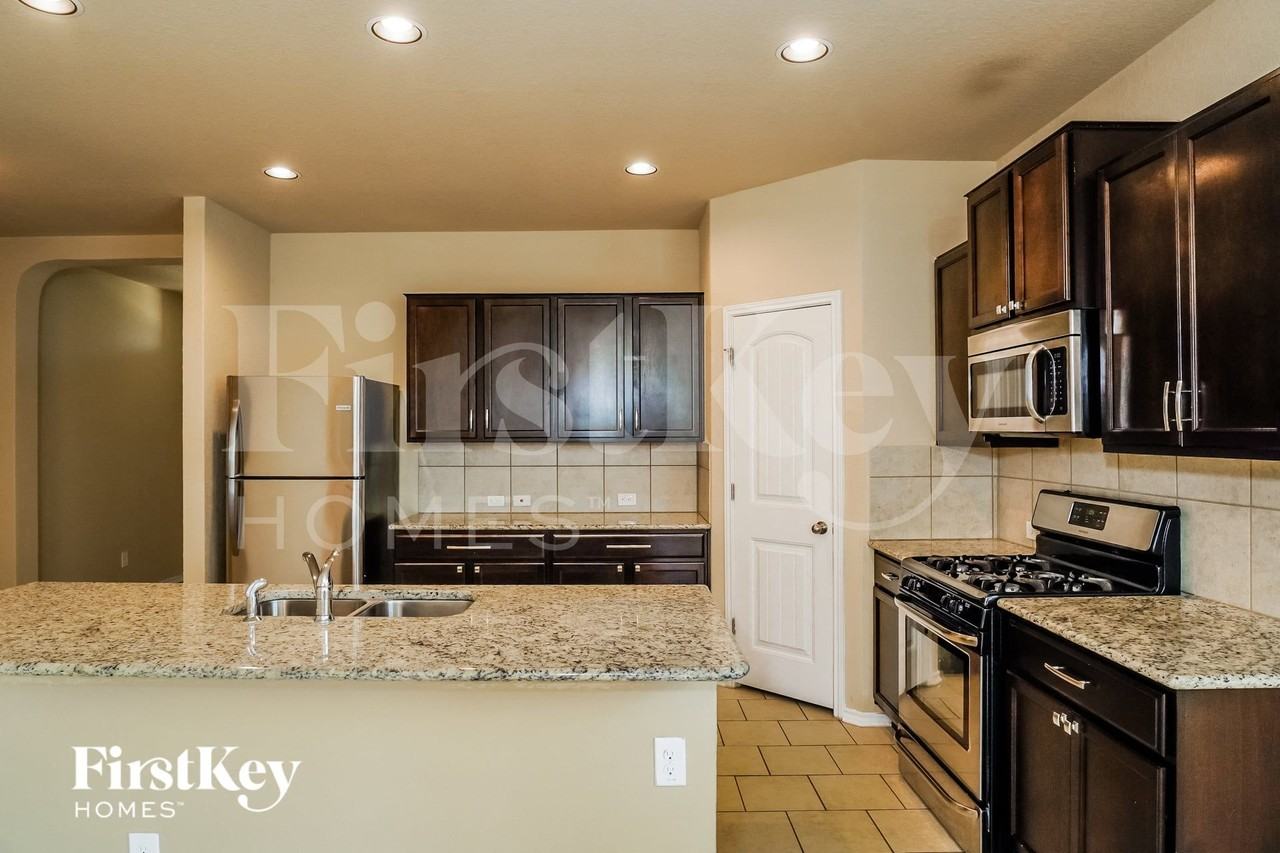 13426 Frio Parke - Photo 6 of 15