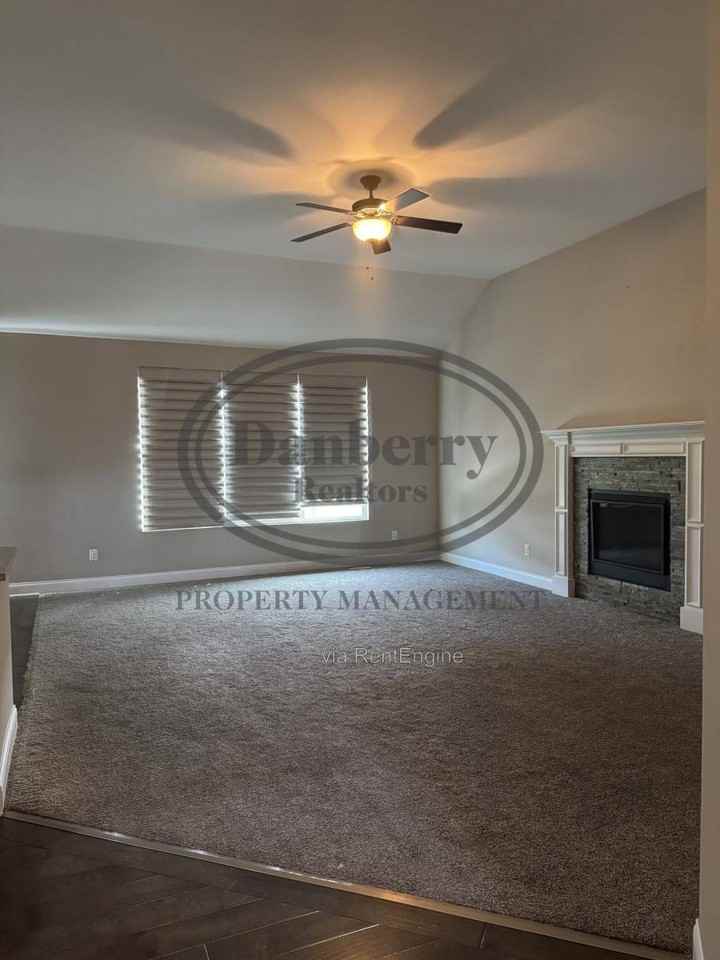 26741 Woodmont Dr - Photo 2 of 10
