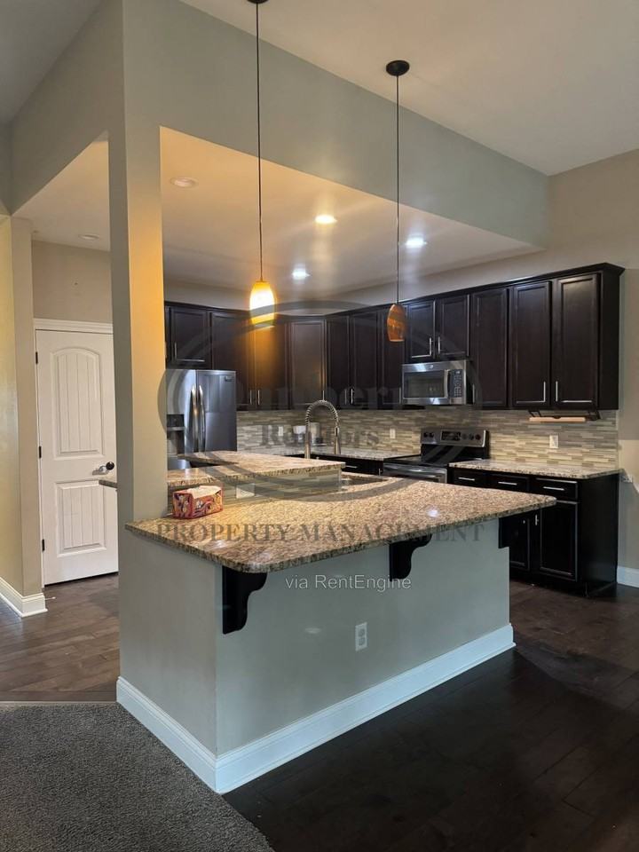 26741 Woodmont Dr - Photo 3 of 10
