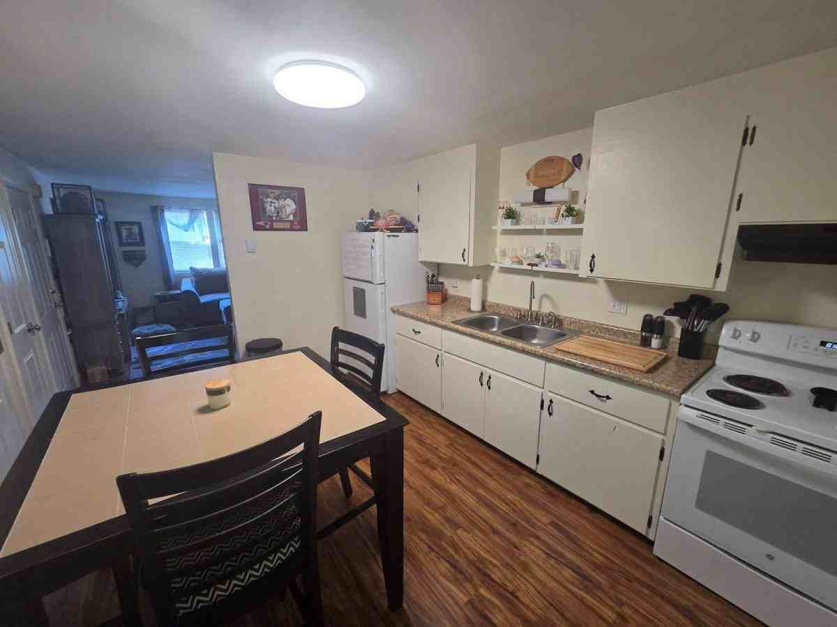 10 Renarl Ave #3 - Photo 2 of 9